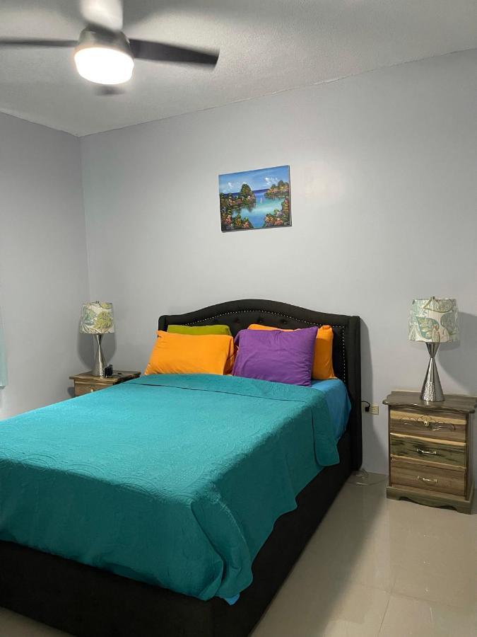 Jamrock Suites Кінгстон Екстер'єр фото